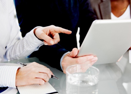 5 Steps to Achieve Employment Contract Compliance Abroad