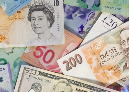 holiday pay in different countries