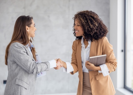 HR managers meeting to discuss the average salary in Sri Lanka