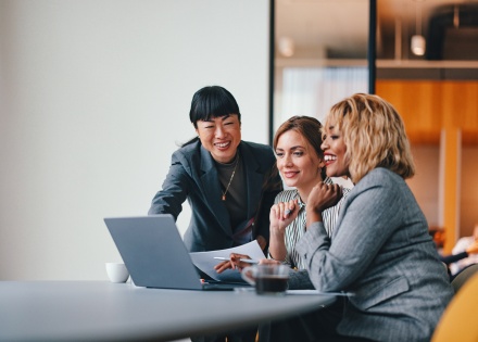 Entrepreneurs comparing the best international HR services