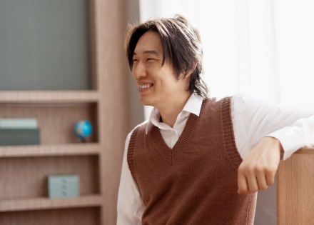 HR manager thinking about the average salary in the Gambia