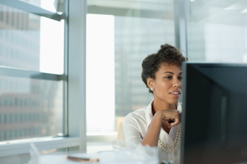 Global HR manager reads about how to get work authorization in Mexico