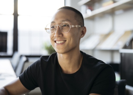 Global HR manager thinking about the average salary in Guam