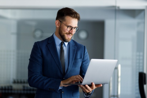 Global HR manager researching payroll tax in Barbados