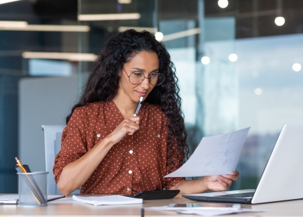 Global HR manager creating an employee handbook for 2026