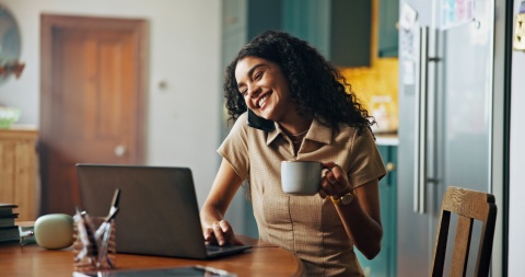 Global HR manager researching the average salary in Ghana