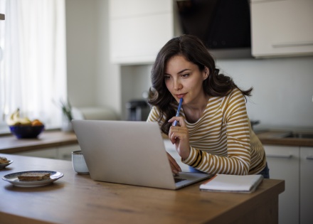 HR manager creating an employee satisfaction survey