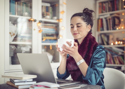 HR manager researching the average salary in French Guyana